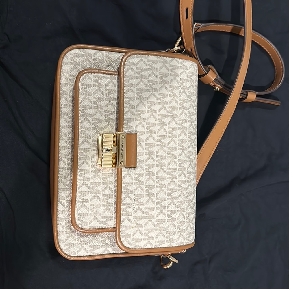 Michael Kors Crossbody bag